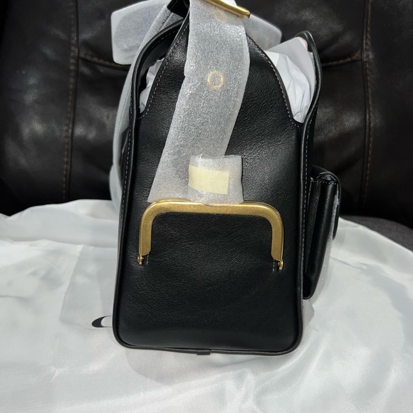 Coach Haversack Black Leather Shoulder Bag with Gold Turn-Lock Accents - Picture 2 of 7